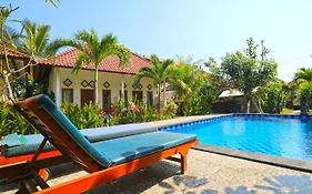 Nyoman Guesthouse&Grill
